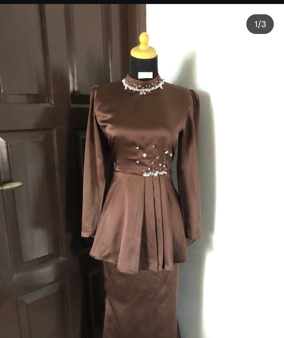Brown elegant bridesmaid look