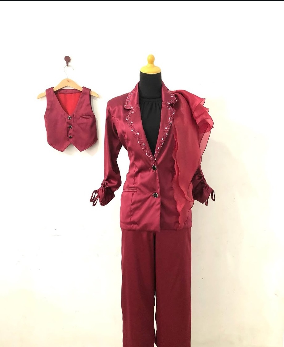 Burgundy formal ensemble